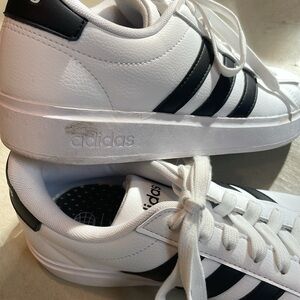 adidas Grand Court